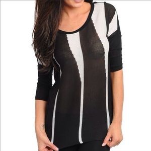 ‼️Last one‼️ Black and White top